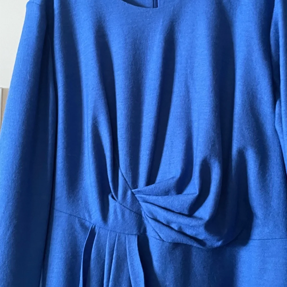 Tops - Picture 2 of 4